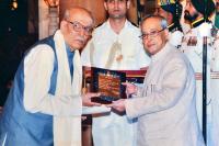 Receiving Sangeeth Natak Akademi award from The President of India, Shri Pranab Mukharji (2015)